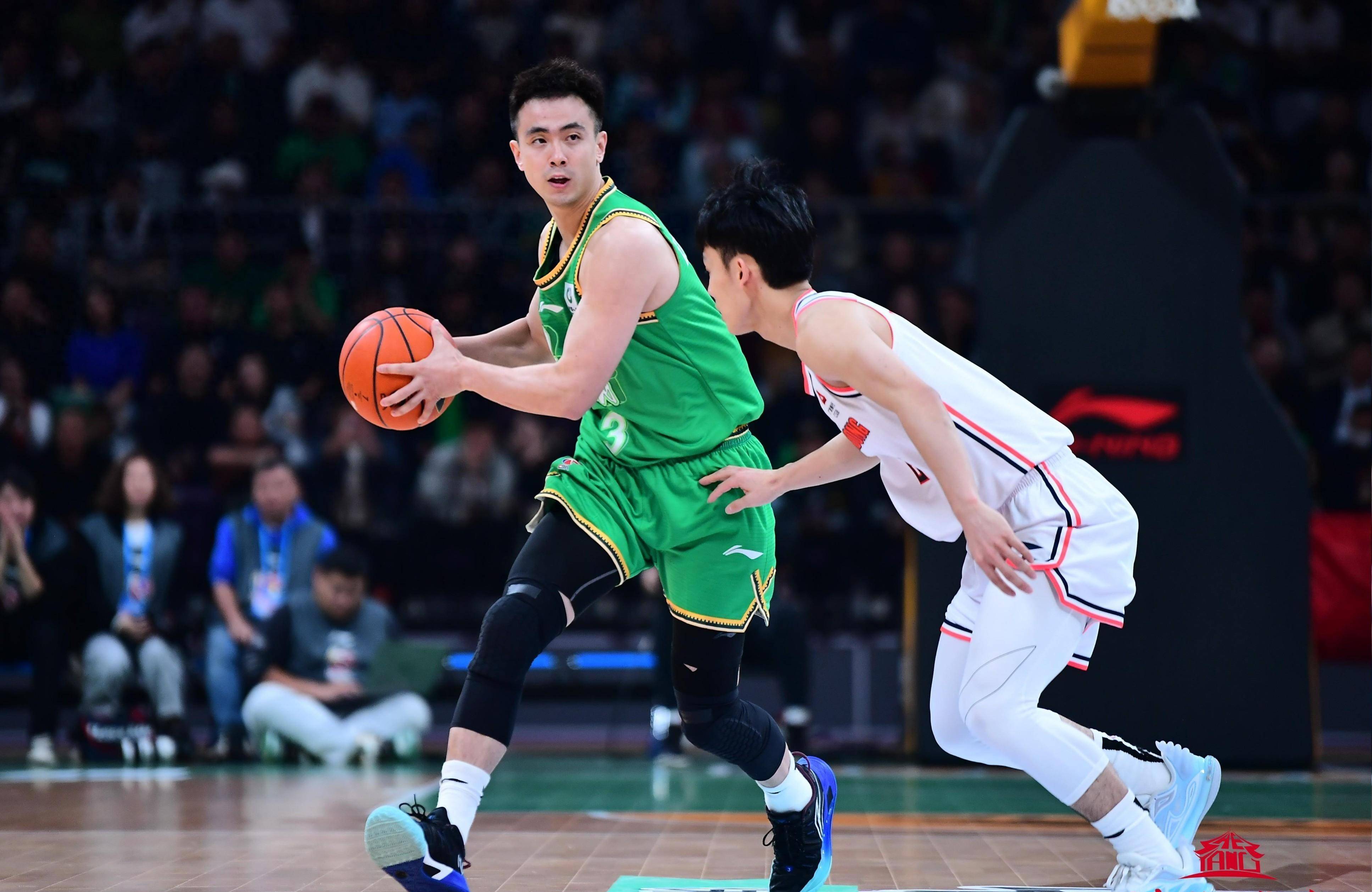 九游体育app-包含转折点！马赛豪取连胜；CBA季后赛国际比赛日攻防权衡；悬念犹存；训练强度明显提升的词条